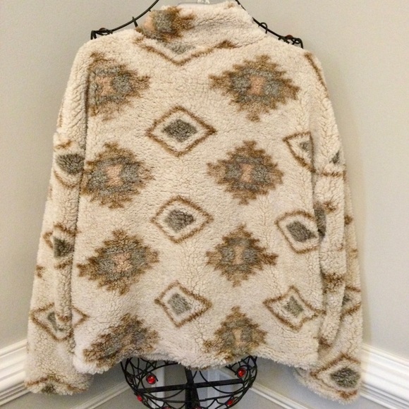 Thread & Supply Wubby Sherpa 1/4 Zip Pullover - Picture 5 of 5